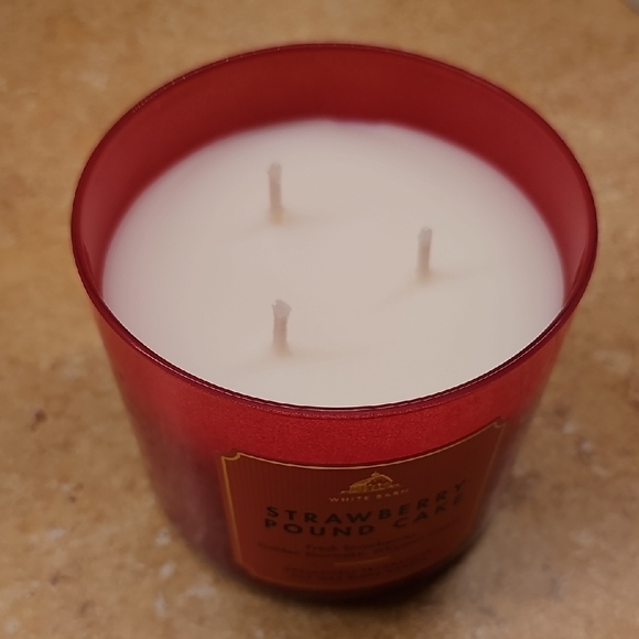 White Barn Strawberry Pound Cake Candle - Vibrant Red - Picture 2 of 2